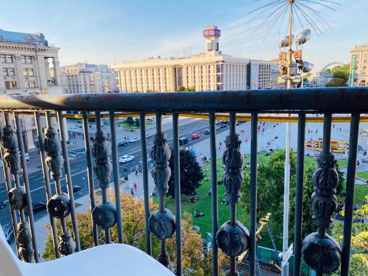 Amazing view of Independence square Appartement Kiev Buitenkant foto